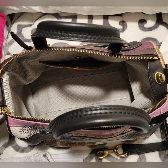 EUC Coach 1941 Shuffle Satchel - Picture 4 of 12